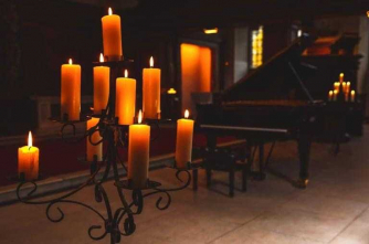 Rhapsody in Blue by Candlelight