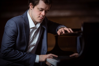Benjamin Grosvenor Benjamin Grosvenor