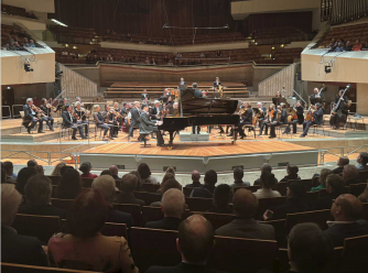 Carey Tan plays original Piano Concerto No. 1 in Berlin Philharmonie