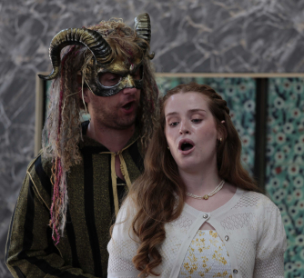 Gwilym Bowen (Azor), Ffion Edwards (Zemira)