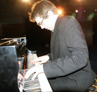 Stephen Beville – piano