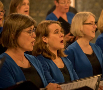 Oxford Pro Musica Singers in Exeter College chapel Oxford Pro Musica Singers in Exeter College chapel