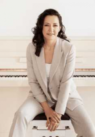 Maya Irgalina – piano Maya Irgalina – piano