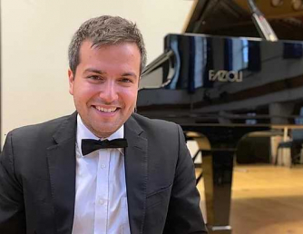 Florian Mitrea, piano