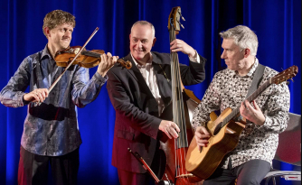 Tim Kliphuis Trio  photo - Ben van Duin