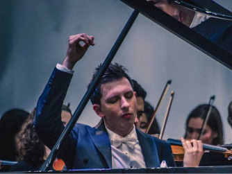 Royal String Quartet | Lucas Krupinski piano