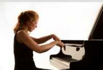Sarah Beth Briggs – piano Sarah Beth Briggs – piano