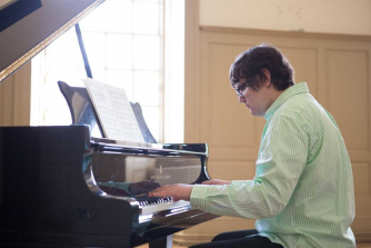 Svyatoslav Antipov – Piano Svyatoslav Antipov – Piano