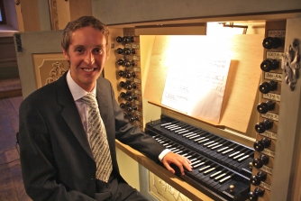 Robert Smith at the 1735 Silbermann organ of St. Petri, Freiberg Robert Smith at the 1735 Silbermann organ of St. Petri, Freiberg