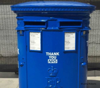 Post Box outside St Thomas' Hospital © Lorna Roberts Post Box outside St Thomas' Hospital © Lorna Roberts