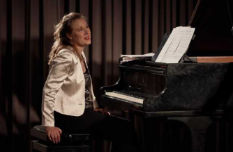 Jocelyn Freeman – Conductor / piano Jocelyn Freeman – Conductor / piano