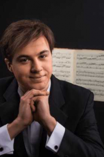 Dmitrii Kalashnikov – Piano Dmitrii Kalashnikov – Piano