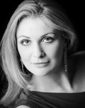 Emma Carrington mezzo soprano