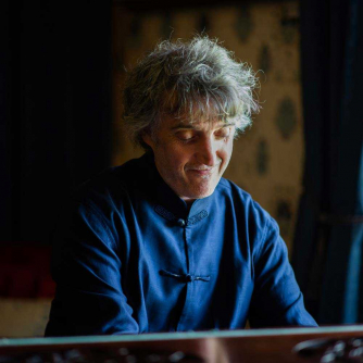 Anthony Hewitt (piano)