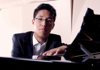 Young Australian pianist David Soo