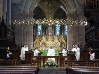 Hereford Cathedral Choir conducted by Geraint Bowen c. Clare Stevens