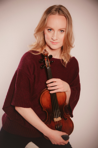 Jane Gordon director & solo violin