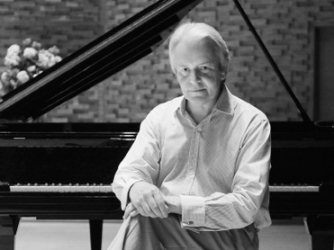 Christian Blackshaw ©James Hill Christian Blackshaw ©James Hill