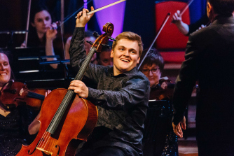 Maxim Calver – cello Maxim Calver – cello