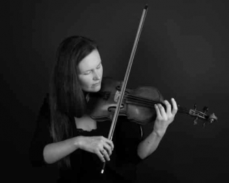 Zoë Beyers - violin