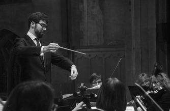 Scott Wilson conducing HSO. Photo by Philip Wilson