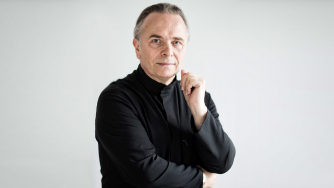 Sir Mark Elder- Conductor