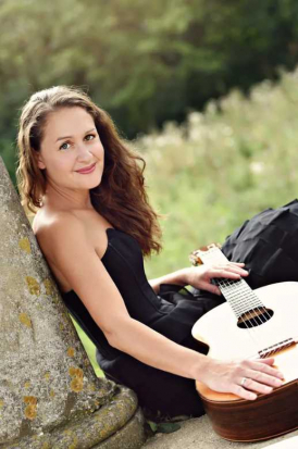 Amanda Cook – guitar