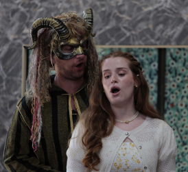 Gwilym Bowen (Azor), Ffion Edwards (Zemira)