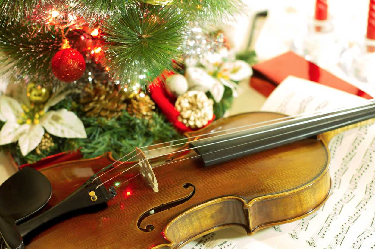 Vivaldi Four Seasons at Christmas by Candlelight at St James's Church ...