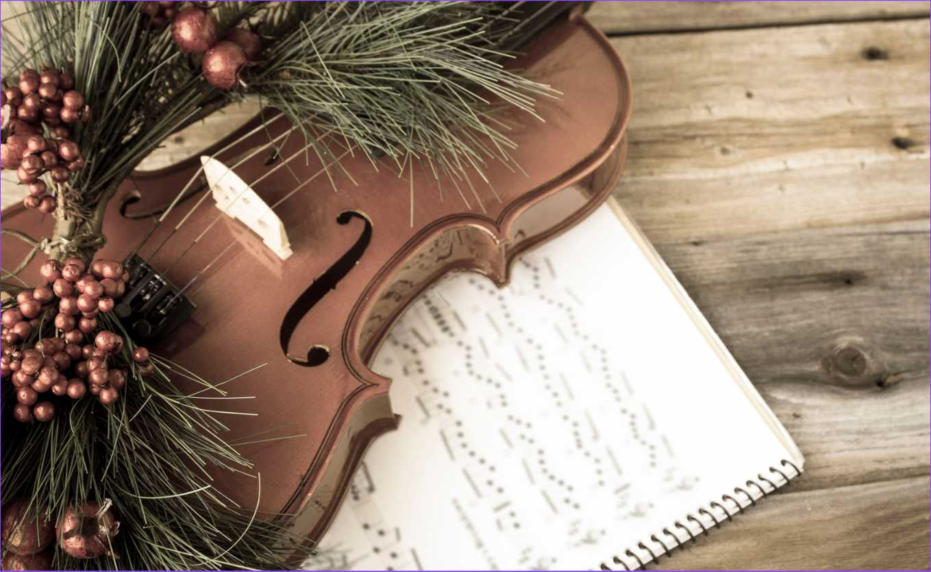 Vivaldi Four Seasons at Christmas by Candlelight at St Clement Danes ...